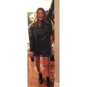 Meet your Posher, Reagan